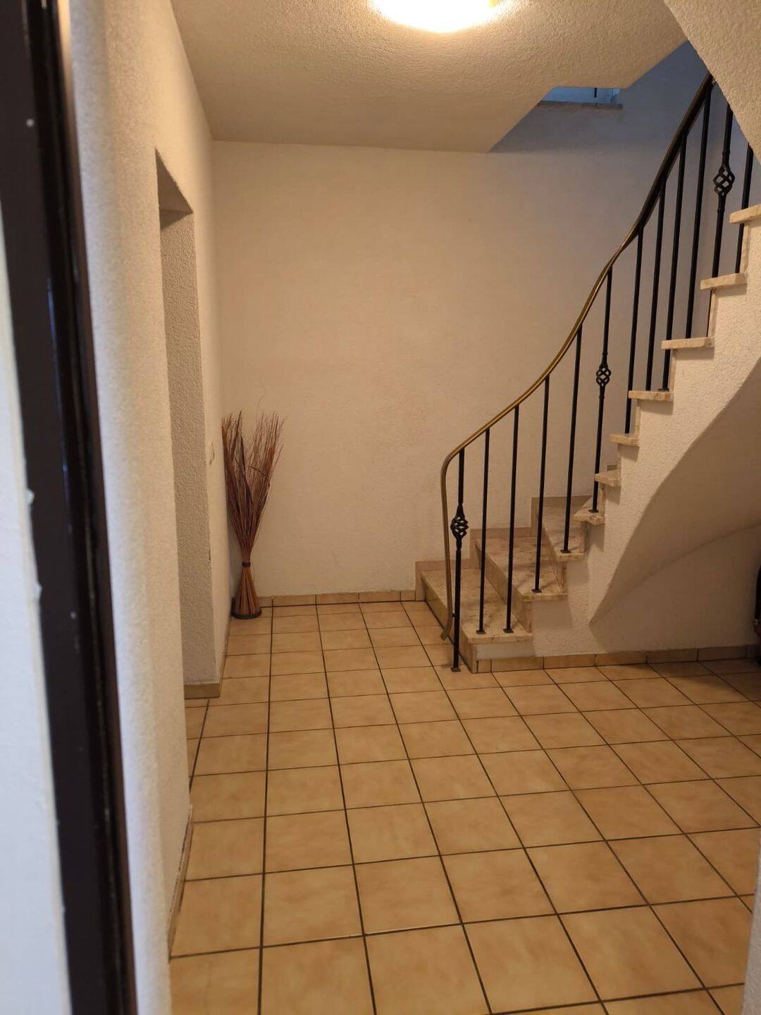 Großzügiges Zweifamilienhaus mit Garten, Balkon und vielseitigen Nutzungsmöglichkeiten – Lüdenscheid – Vorschaubild 3