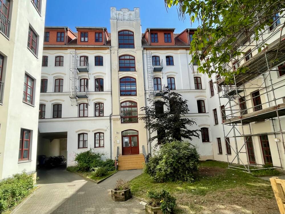 Helle 2-Zimmer-Wohnung mit Einbauküche! – Magdeburg – Vorschaubild 2