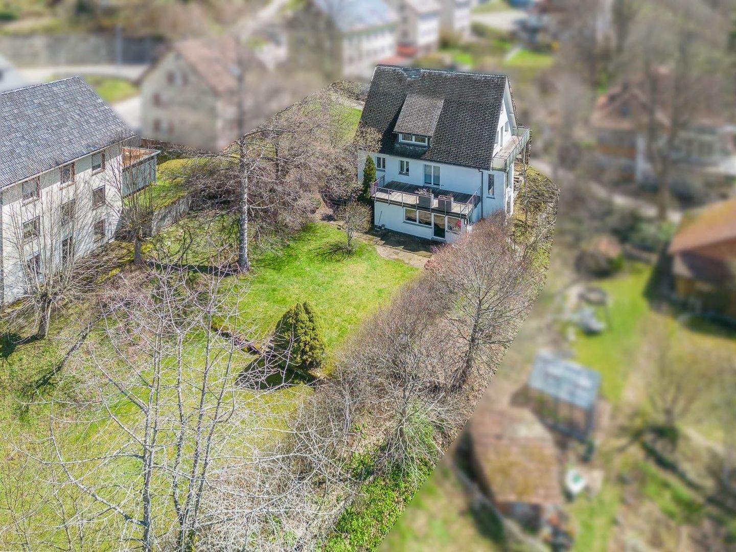 Hier wartet Ihr neuer Familienwohntraum mit großem Grundstück und Doppelgarage! – Vöhrenbach – Vorschaubild 2