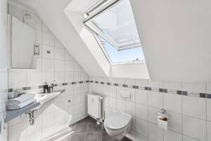 ÜBER DEN DÄCHERN - Gepflegte 3,5-Zimmer-Maisonettewohnung mit Balkon & Garage in Stuttgart-Stammheim – 70439 Stuttgart – Vorschaubild 8
