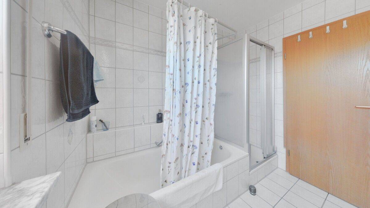 Attraktive 3,5-Zimmer-Eigentumswohnung mit Balkon in Roth – Roth – Vorschaubild 9