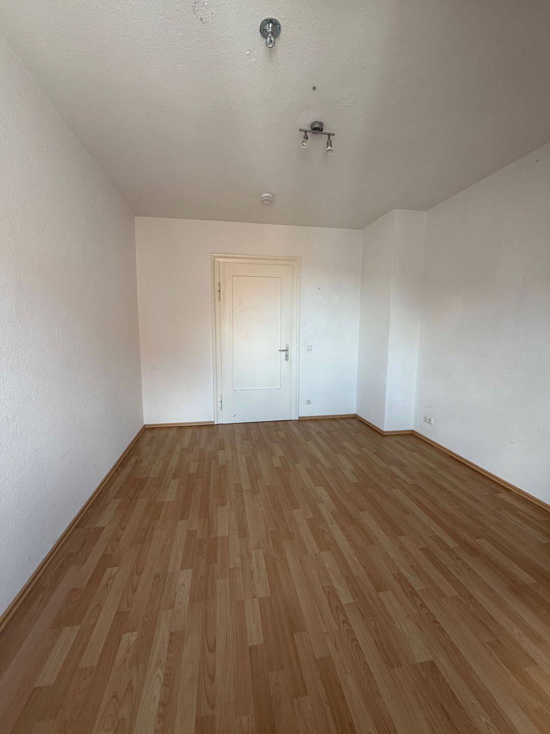 Sonnige 2,5-Zimmerwohnung an der Wertach | EBK | ab 01.08 – Augsburg – Vorschaubild 7