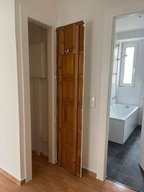 Frisch renoviert! 3-Zimmerwohnung mit Balkon nähe Nordstraße! – Düsseldorf – Vorschaubild 4