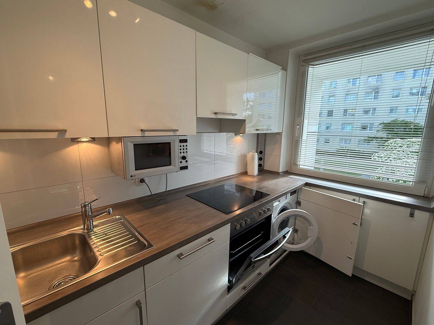 Möbliert: Moderne 2-Zimmer Wohnung mit Balkon – München – Vorschaubild 6