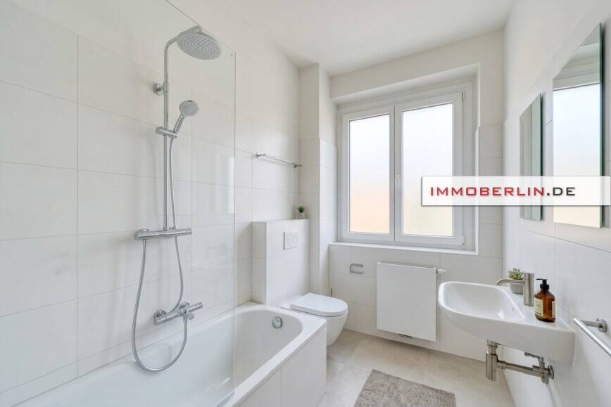 IMMOBERLIN.DE - Ersteinzug nach Sanierung: Stilvolle Altbauwohnung mit Südwestloggia – Berlin – Vorschaubild 6