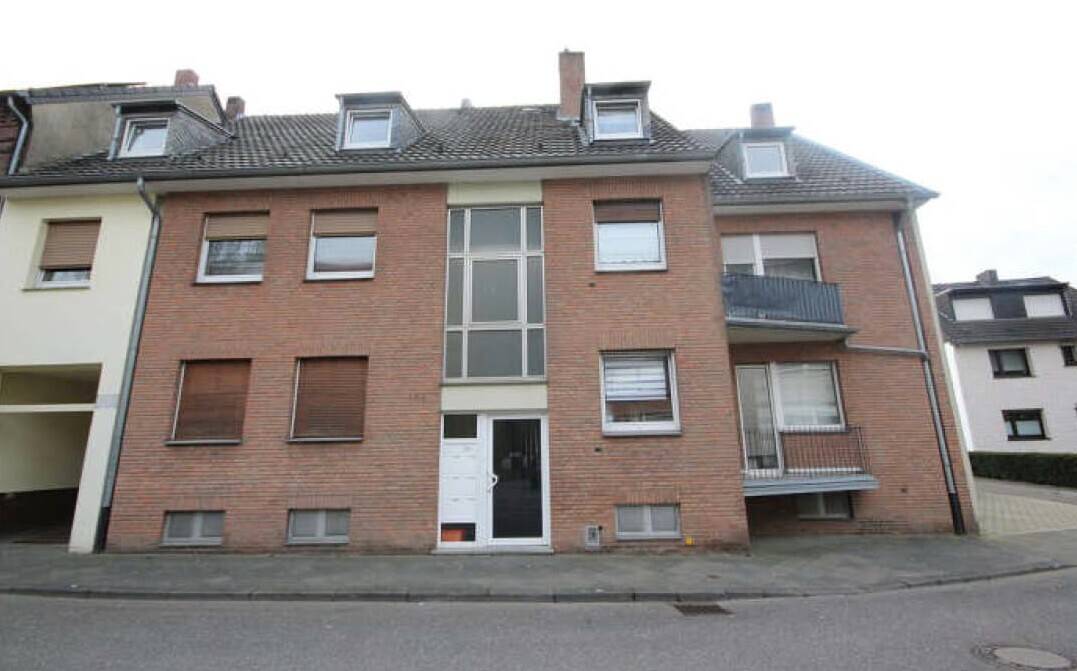 *** Attraktive 2-Zimmer-EG-Wohnung mit Balkon - umfassend renoviert *** (900-1)