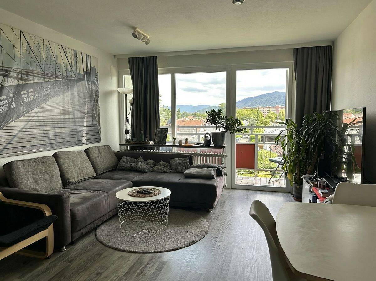 Kapitalanlage mit Weitblick - Vermietete 2,5-Zimmer-Wohnung in Freiburg – 79114 Freiburg im Breisgau – Bild 1 von 5