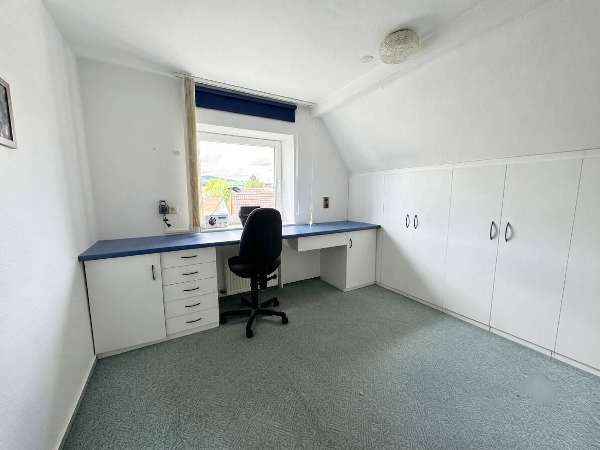 Charmantes Einfamilienhaus mit umfangreichen Modernisierungen und liebevoll angelegtem Garten in Kassel-Oberzwehren – Kassel – Vorschaubild 9