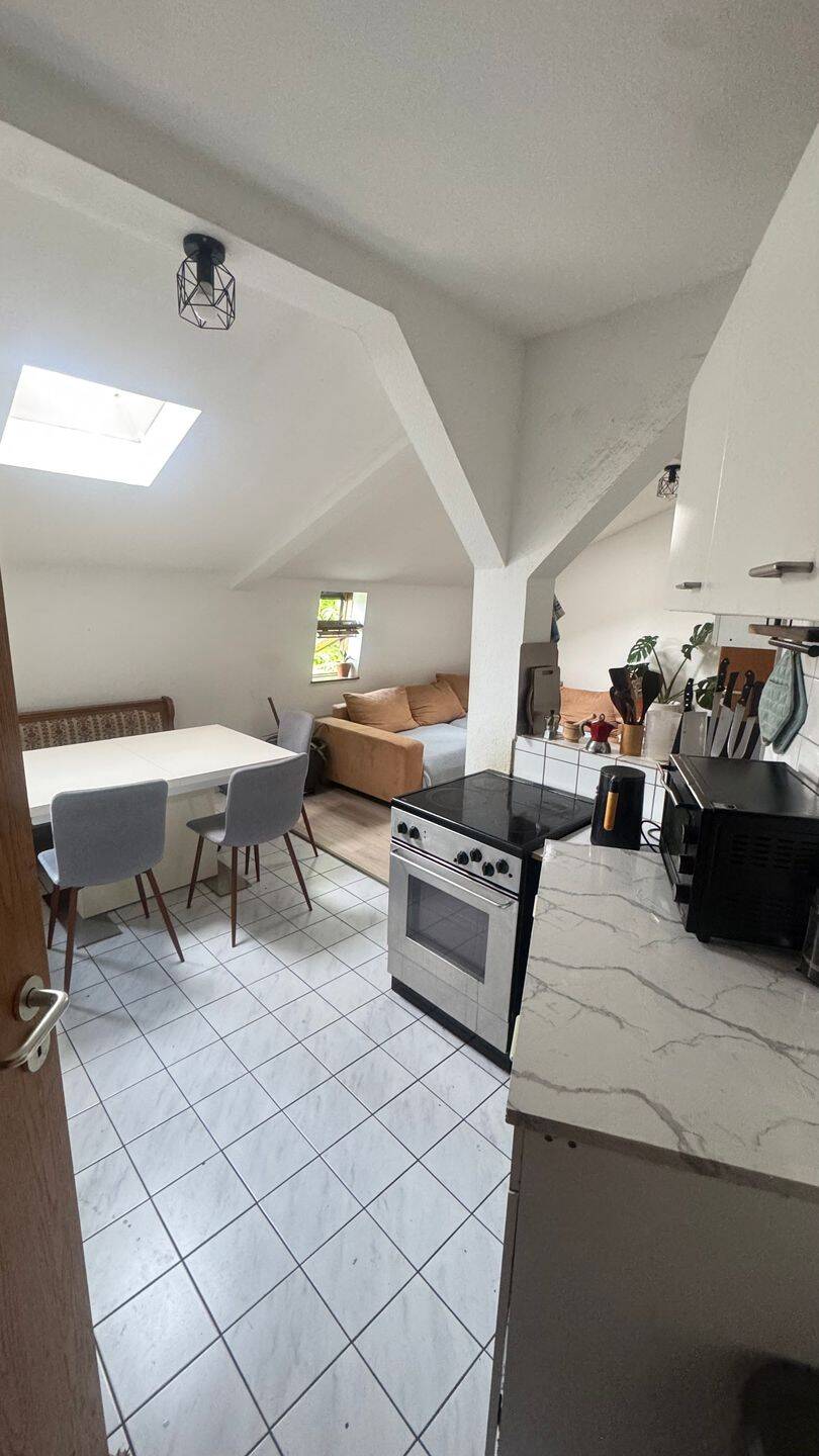 •Helles WG-Zimmer in Stuttgart Mitte (20 m²) – Top Lage – ab Juli – Stuttgart – Vorschaubild 4