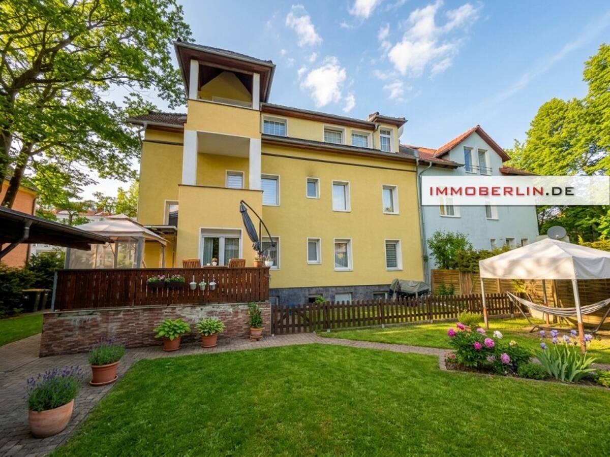 IMMOBERLIN.DE - Attraktives Mehrfamilienhaus für die Eigennutzung oder als Investment – 10318 Berlin – Bild 1 von 5