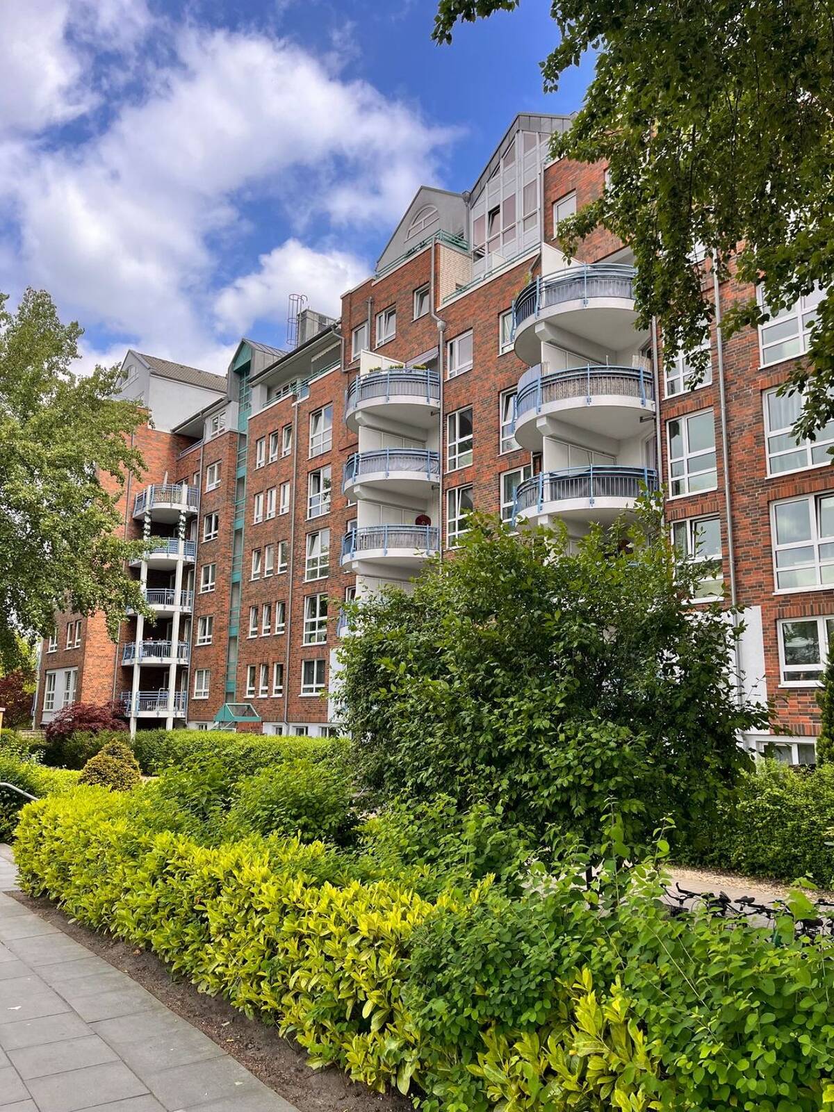 Für Kapitalanleger: vermietete 2-Zimmer-Wohnung in Bergedorf/Lohbrügge – 21031 Hamburg – Bild 1 von 9