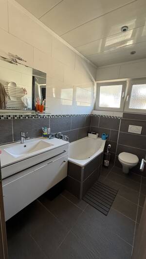 Modern wohnen mit stilvoll sanierten Bädern – 47229 Duisburg – Vorschaubild 9