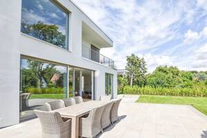 Imposante Architektenvilla in bevorzugter Wohnlage von St. Jürgen, fußläufig zu Wakenitz und UKSH! – 23562 Lübeck – Vorschaubild 2