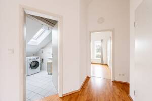 AIGNER - Helle Dachgeschosswohnung mit Loft-Charakter und sonnigem Balkon in Trudering – 81825 München – Vorschaubild 6