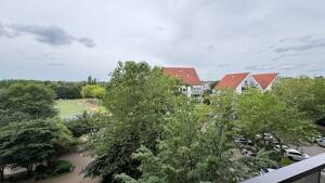 Einziehen & wohlfühlen: 3-Zimmer-Wohnung mit 2 Bädern und 2 Balkonen in Köln-Westhoven – 51149 Köln – Vorschaubild 1