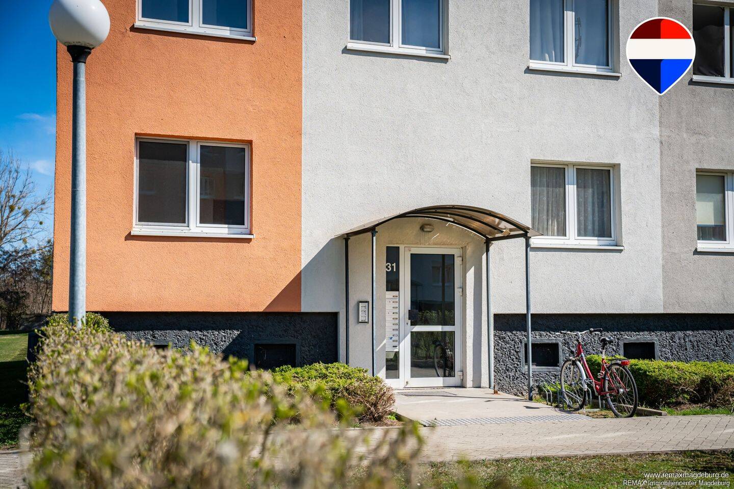 Ideal zum Selbstbezug - 2-Zimmer-Hochparterrewohnung mit Balkon in Magdeburg-Herrenkrug – Magdeburg – Vorschaubild 2