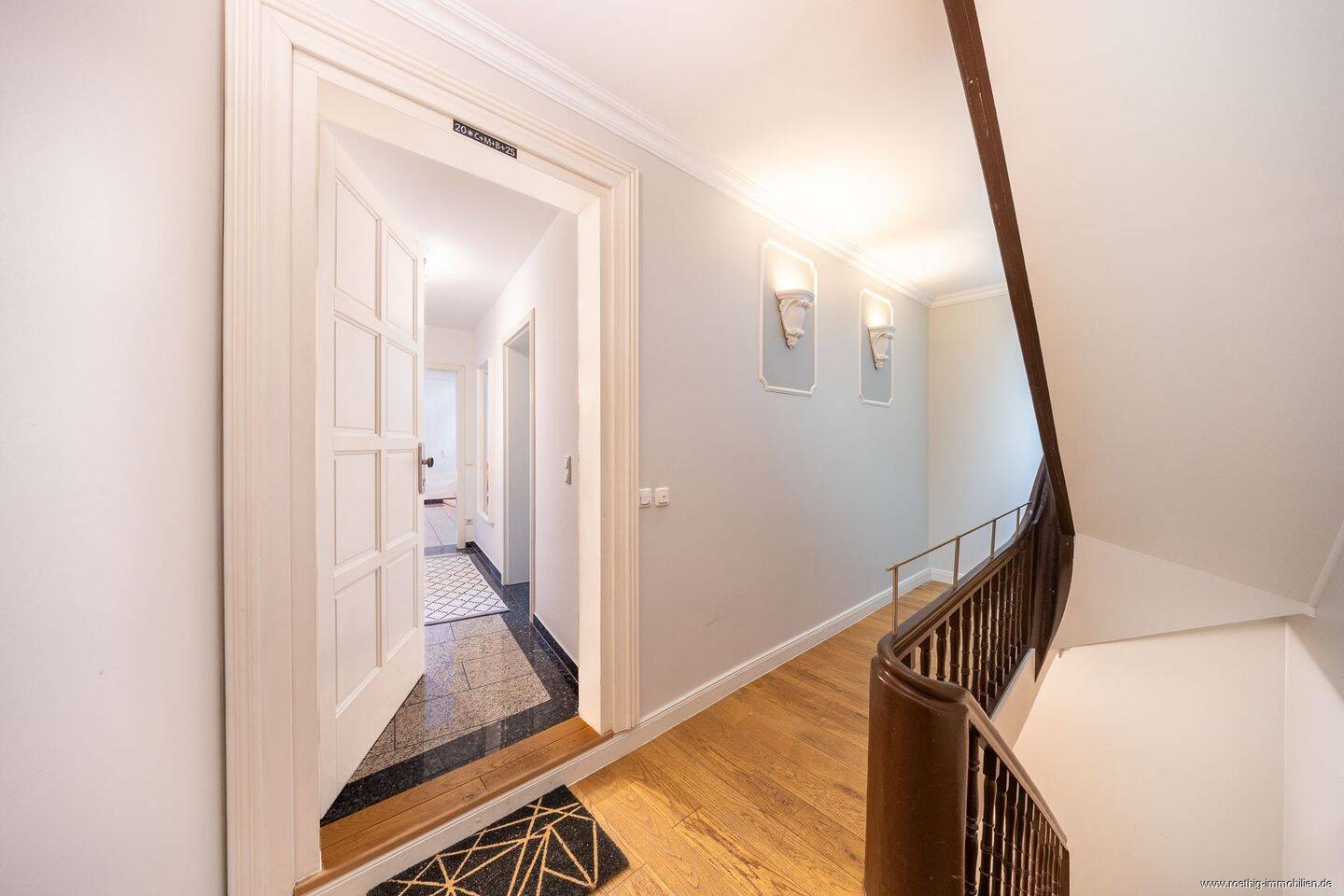 Jugendstiljuwel in Bestlage Maxvorstadt: 4-Zi.-Maisonettewhg. (RGB im DG) mit Balkon & Dachterrasse. – München – Vorschaubild 6