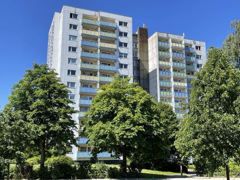 Renovierungsbedürftige Eigentumswohnungen mit Blick auf die Kieler Förde!