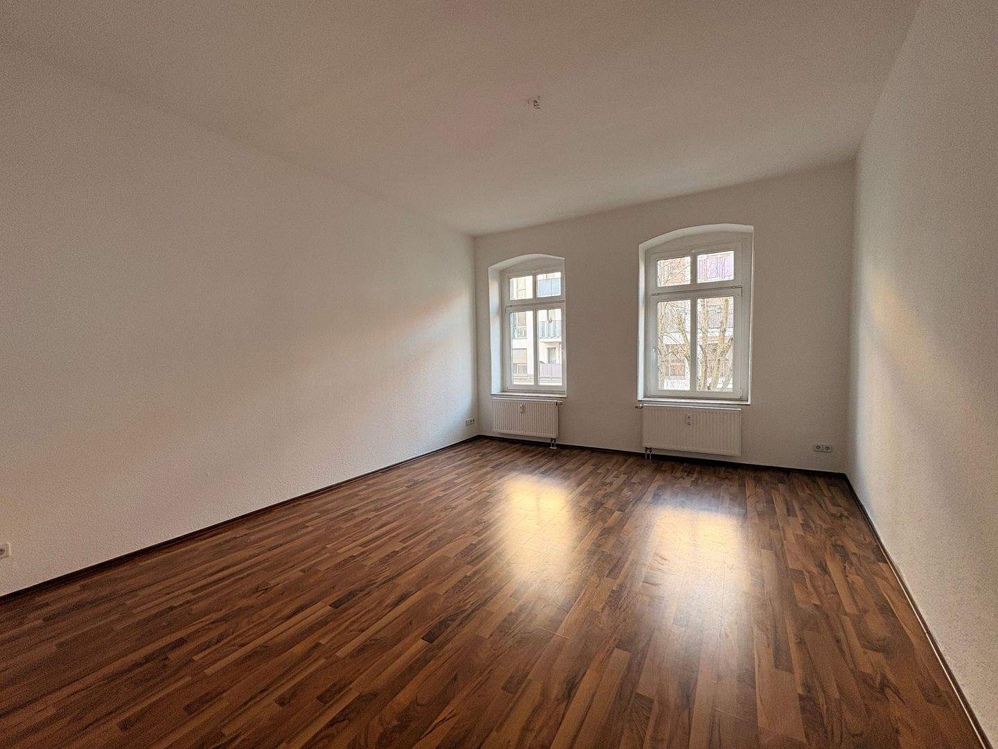 2 Zimmer mit Balkon und Einbauküche in Sudenburg! – Magdeburg – Bild 1 von 9