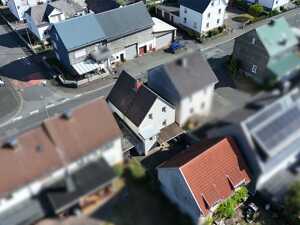 2km zur A45: Einfamilienhaus mit Werkstatt im Hinterhaus, Carport und idyllischem Garten in Herborn! – 35745 Herborn – Vorschaubild 3