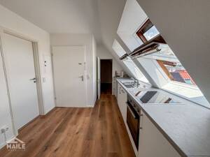 Helle 1,5-Zimmer-Dachgeschosswohnung mit Einbauküche in der schönen Cannstatter Altstadt – 70372 Stuttgart – Vorschaubild 4