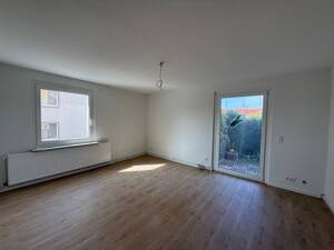 Frisch sanierte 4-Zimmer Wohnung mit Garage zu vermieten