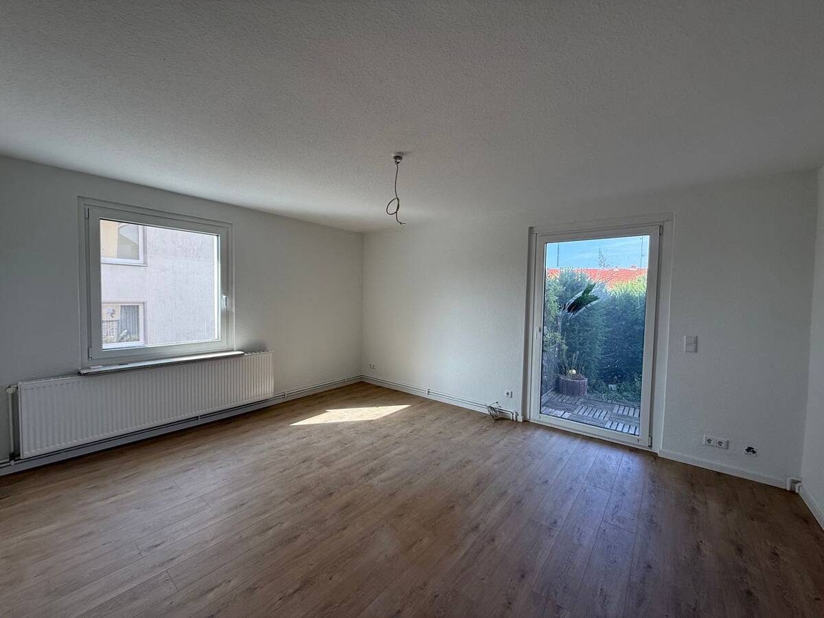 Frisch sanierte 4-Zimmer Wohnung mit Garage zu vermieten – 38300 Wolfenbüttel – Bild 1 von 9