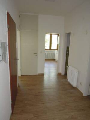 Trier, Nähe Konstantin Basilika und Palastgarten - Helle 3 ZKB Wohnung in einem Dreifamilienhaus zu verkaufen ! – 54290 Trier – Vorschaubild 2