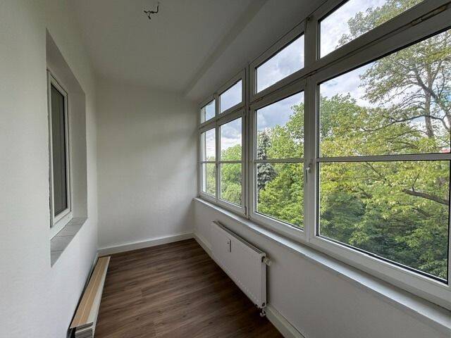 * geräumige 3 Zimmer * 3. OG * seperates WC * Wintergarten * max. Zweier WG * – Leipzig – Vorschaubild 2