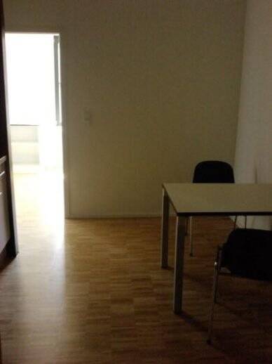 Neu-Gelegenheit einmalig- Top sauberes Studentenzimmer für eine weibliche Bewerberin in feiner 2er WG im Zentrum Erlangens, top Bad und Küc – Erlangen – Vorschaubild 5