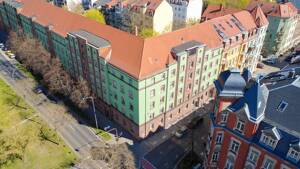 Faktor unter 23! Neustadt-Wohnung mit Loggia ins Grüne
