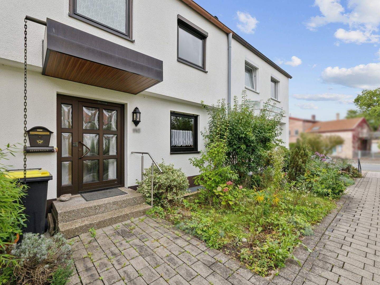 Gepflegtes RMH, ideal für eine Familie mit Terrasse, Balkon, Garage in Nürnberg-Reichelsdorf – Nürnberg – Bild 1 von 9