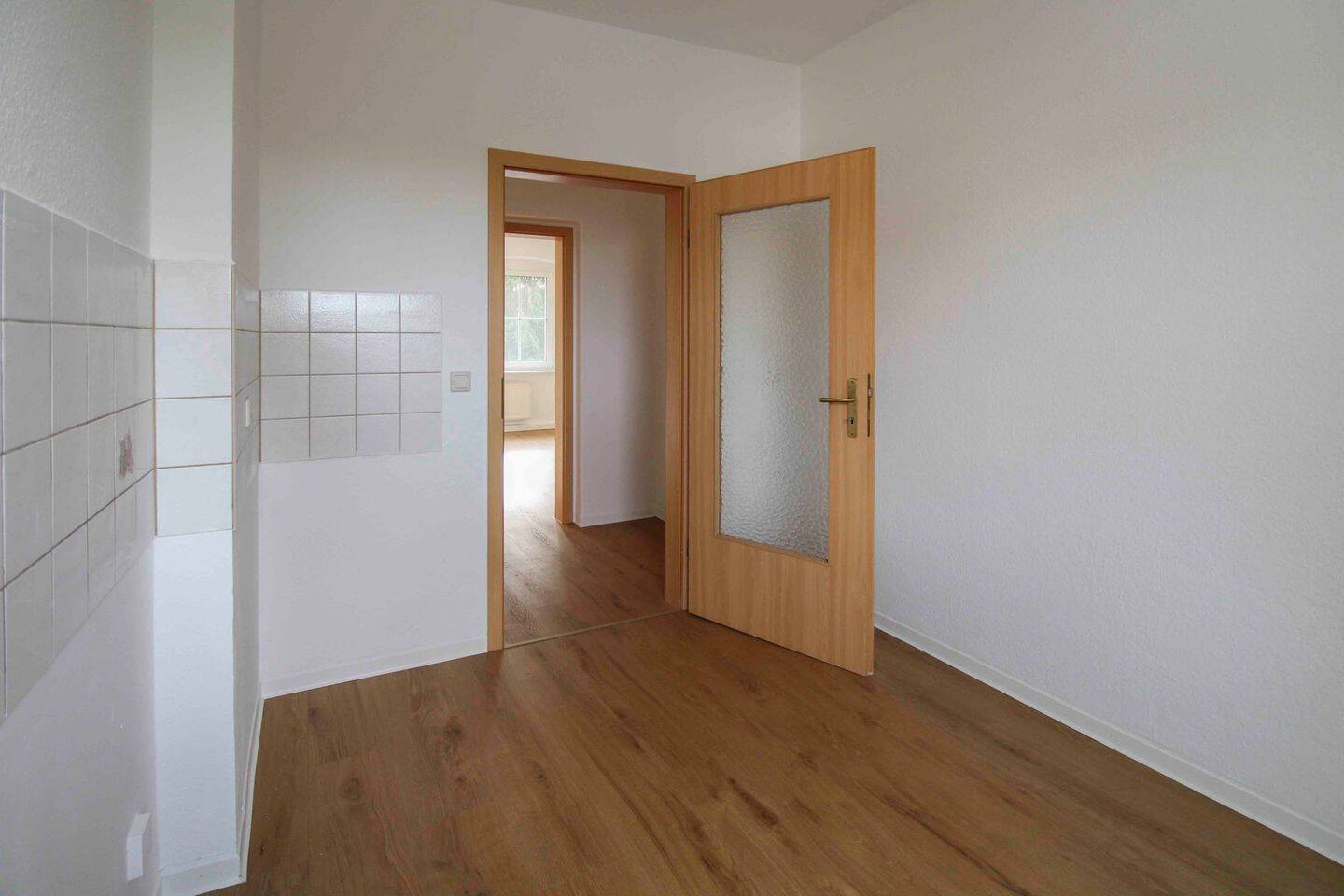 *Bezugsfrei!* Renovierte 3-Zimmer Wohnung mit Stellplatz – Döbeln – Vorschaubild 6