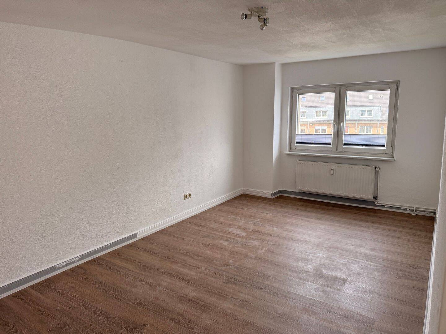 Helle DG-Wohnung mit Balkon – Hamburg – Vorschaubild 4