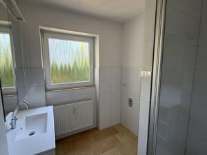 Eigener 314 m² Garten: Renovierte 4-Zimmer-Eigentumswohnung mit 2 Balkonen, provisionsfrei – 93049 Regensburg – Vorschaubild 3