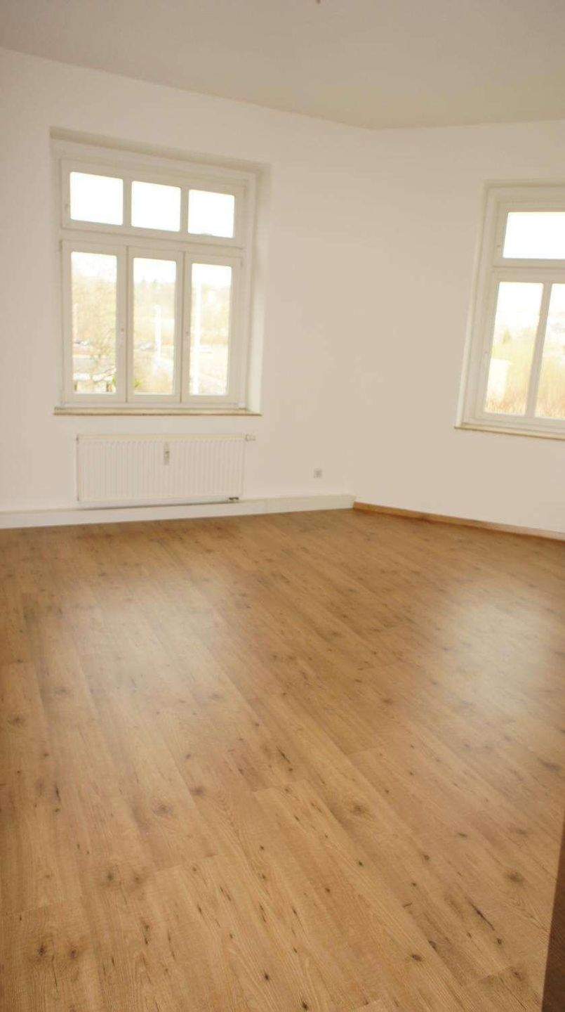 Frei ab 1.3.26 - in ruhiger Seitenstr. mit LAMINAT - im 1. OG – Chemnitz – Vorschaubild 4