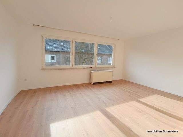 DU-Untermeiderich, Straßburger Straße 48 - Komplett sanierte 2 Zimmer-Wohnung ab Juli zu mieten !!