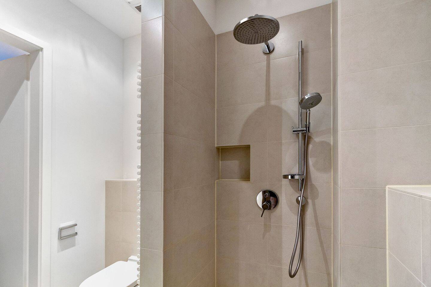 Hochwertige 60m² 2-Zimmer-Wohnung in Berlin Mitte – Berlin – Vorschaubild 8