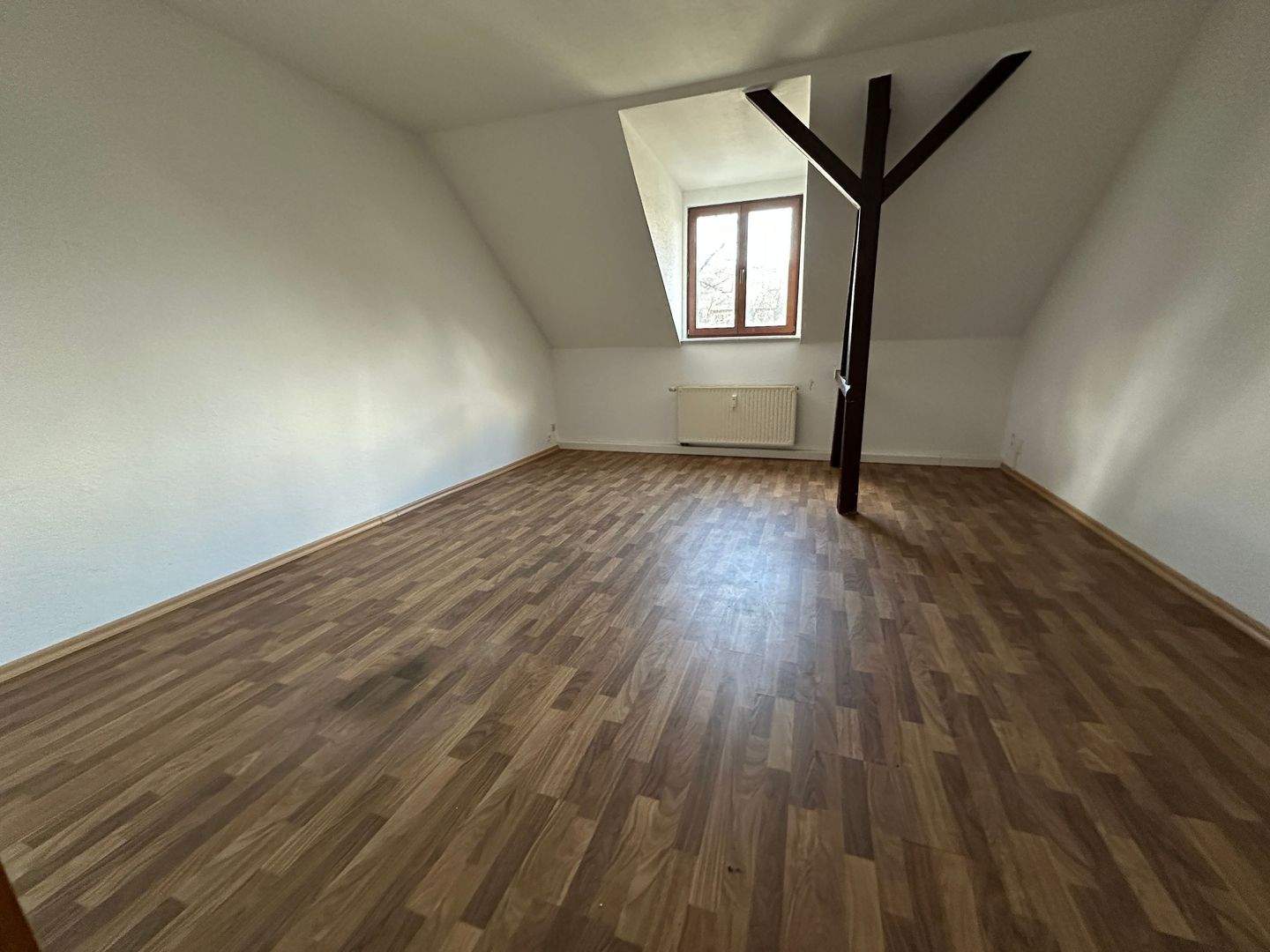 Charmante Dachgeschosswohnung in historischem Gebäude in Chemnitz – Chemnitz – Vorschaubild 9
