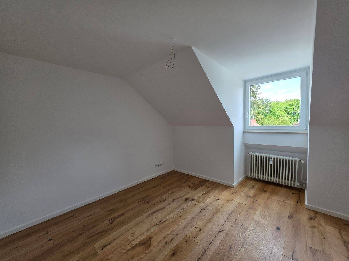 Charmante Dachgeschosswohnung in München – München – Vorschaubild 9