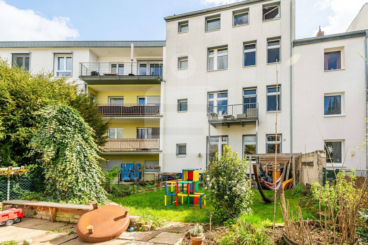 Attraktives Mehrfamilienhaus mit sonnigem Gartenzugang als solide Kapitalanlage – Bonn – Vorschaubild 3