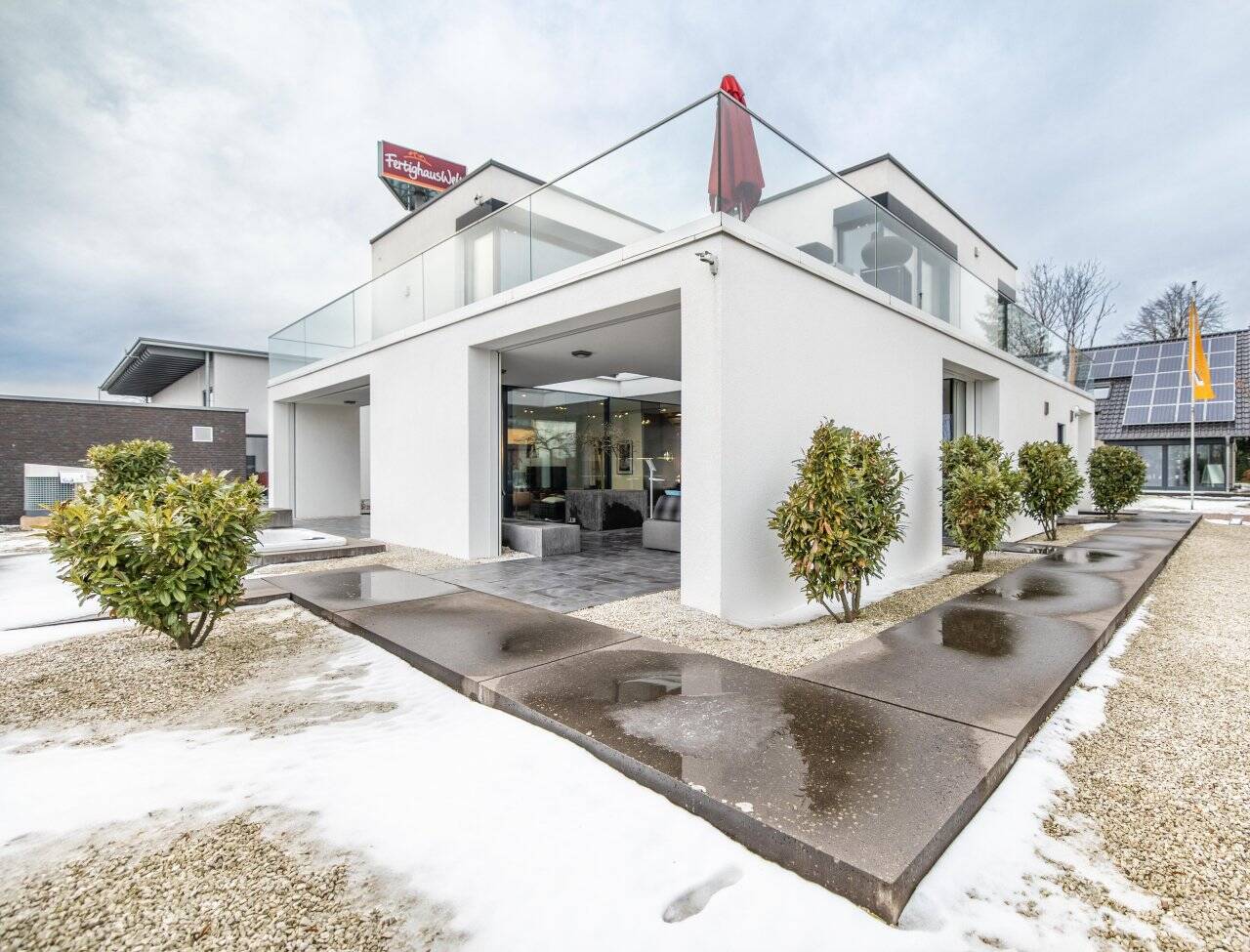 Dieses Haus mit Freiraum und viel Lichtfläche ! Mit einem Grundstück berechnet ! – Schwedt/Oder – Bild 1 von 3