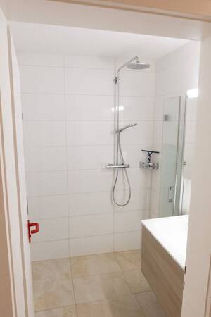 Großzügige 4,5-Zi-Whg im EG | 92 m² | 2 Balkone | Garage + Gemeinschaftsgarten - modernisiert – 70619 Stuttgart – Vorschaubild 8