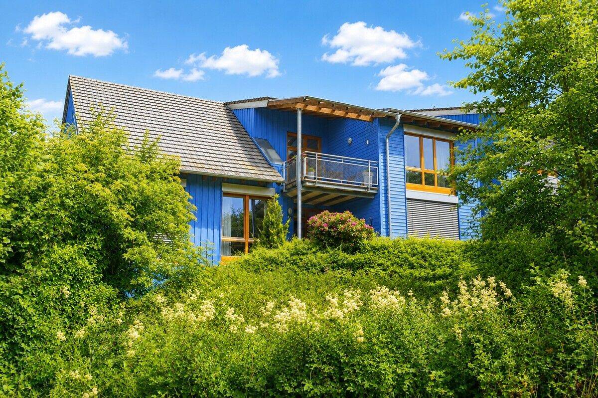 Attraktive Wohnanlage mit 4 Wohneinheiten - "Haus-im-Haus-Charakter" in grüner Top Lage (prov.frei)