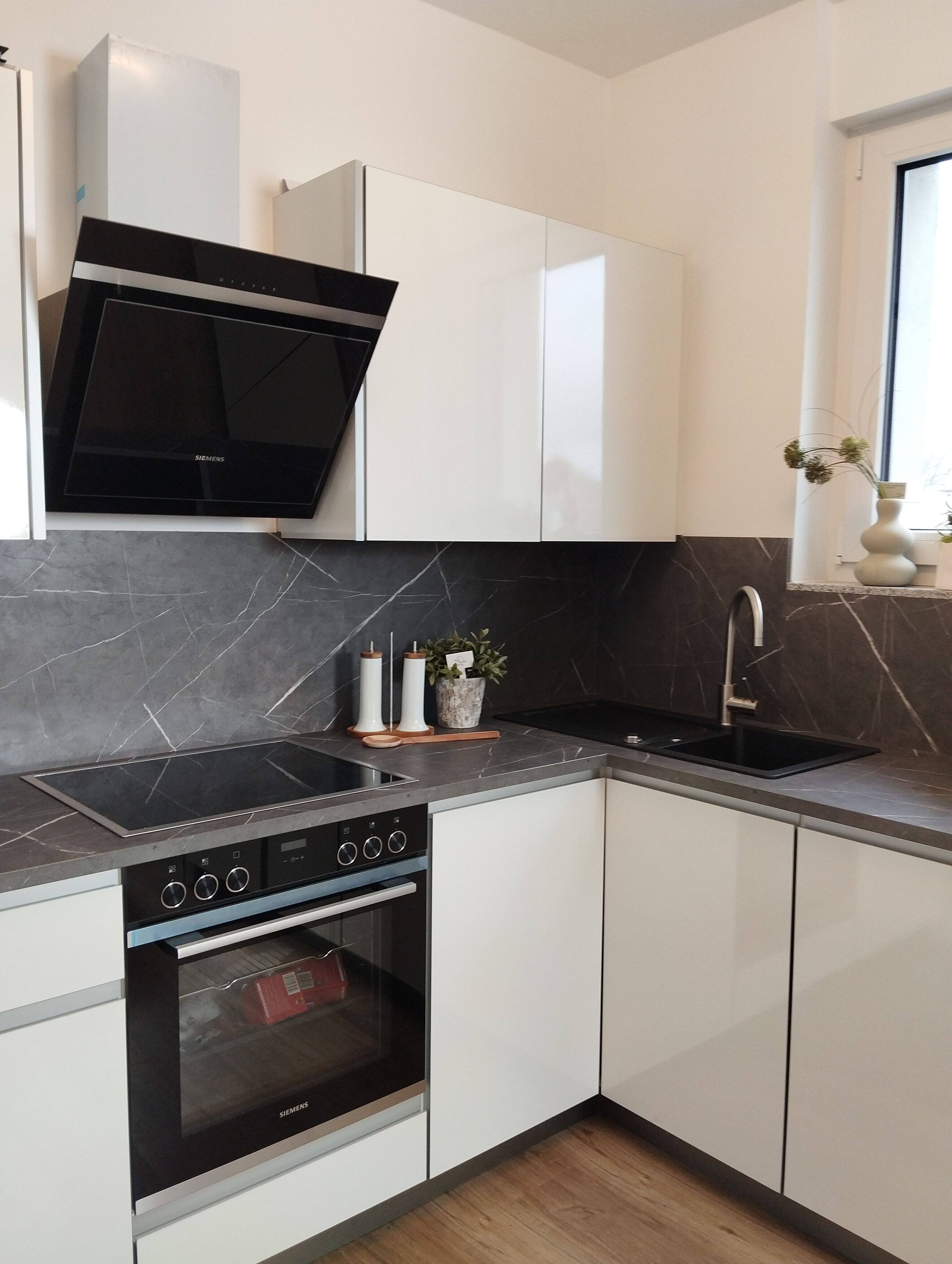 Erstbezug Gemütliches und helles 1-Zimmer-Apartment mit Einbauküche!