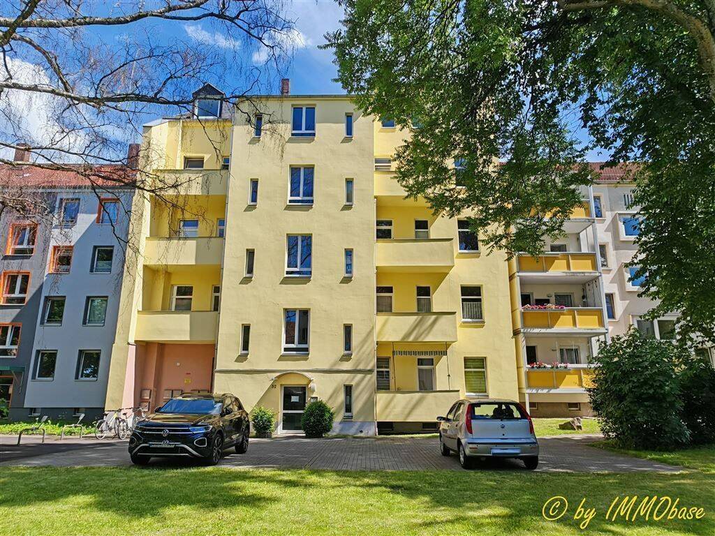 Attraktives Mehrfamilienhaus mit befahrbarem Grundstück in Bernsdorf! – Chemnitz – Vorschaubild 2