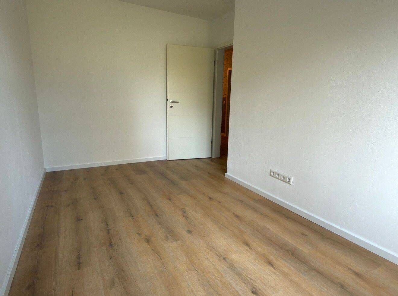 Renovierte 3-Zimmer-Wohnung mit Balkon – 80 m² in Karlsruhe Nordweststadt – Karlsruhe – Vorschaubild 5