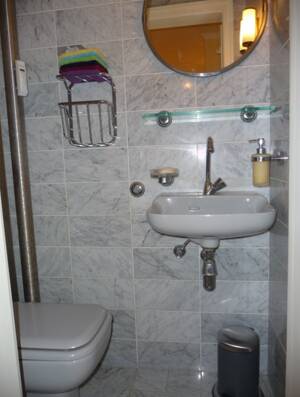 Exklusive 3-Zimmer-Wohnung mit Traumgarten und wohnlich ausgebautem Untergeschoss! – 40547 Düsseldorf – Vorschaubild 9