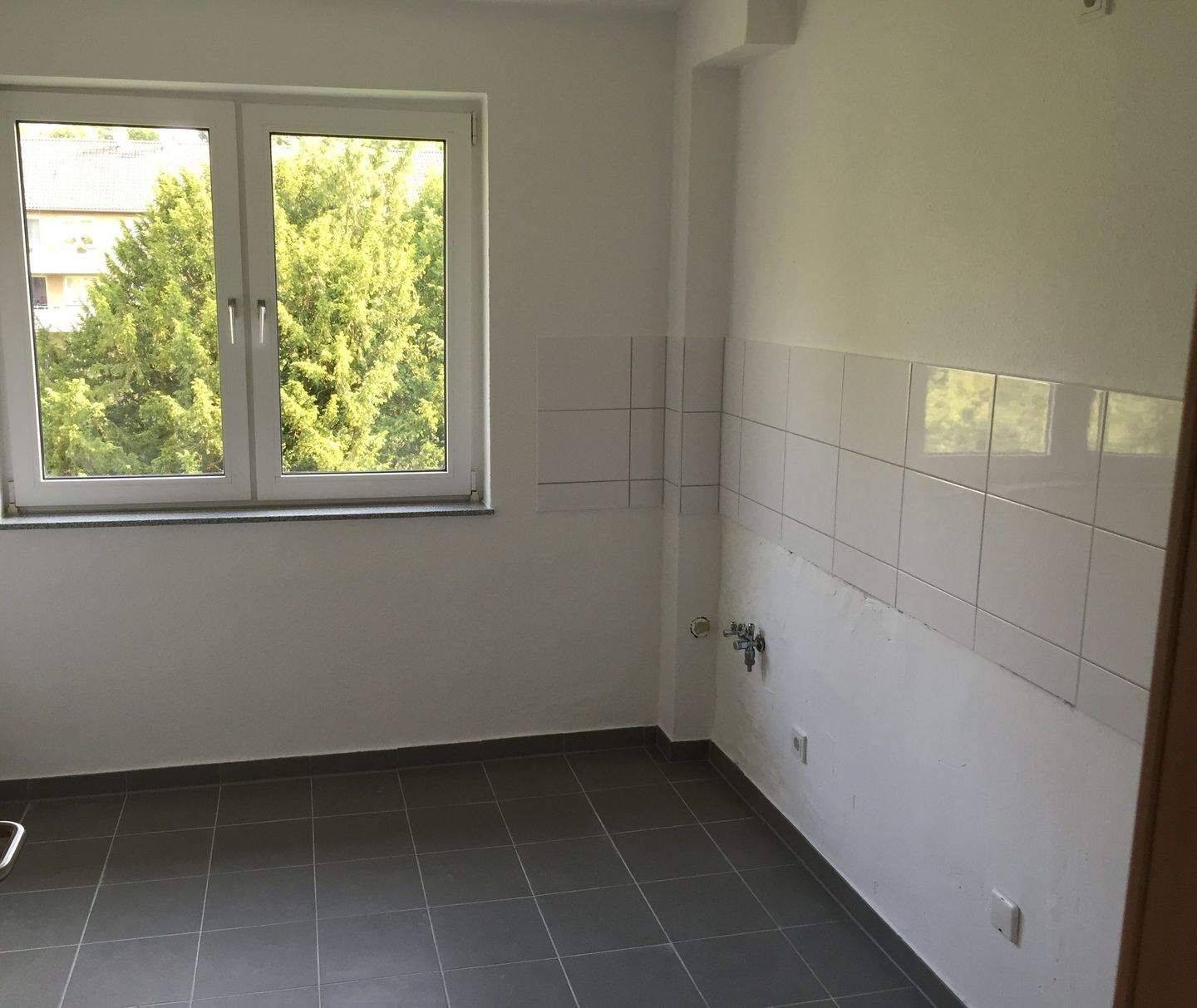 Ab 01.10. komplett modernisierte 3,5-Raum Wohnung mit Winterdienst, Treppenhausreinigung und Fernwärme – Oberhausen – Vorschaubild 5