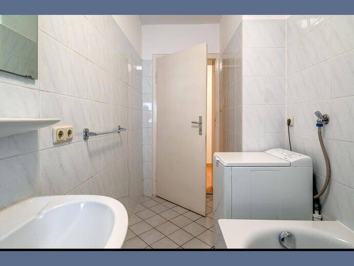 Möbliert: Großzügige möblierte 1,5-Zimmer Wohnung – München – Vorschaubild 9